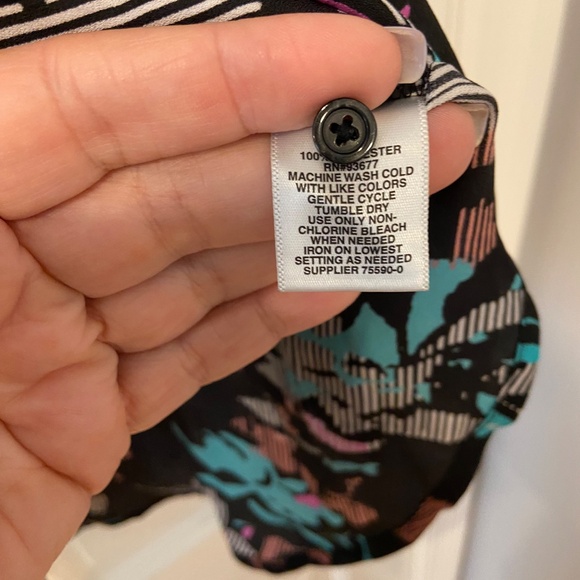 Boutique Blouse Size 3X Colorful Print Long Sleeve High-Low Hem - Picture 6 of 8